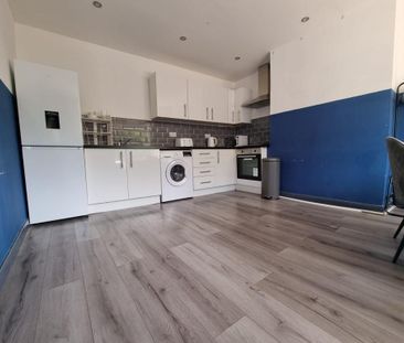 3 bedroom terraced house to rent - Photo 6