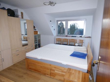 Geräumige 3-Zimmer-Dachgeschoss-Wohnung in zentraler Lage von Köln-Dünnwald! - Foto 5