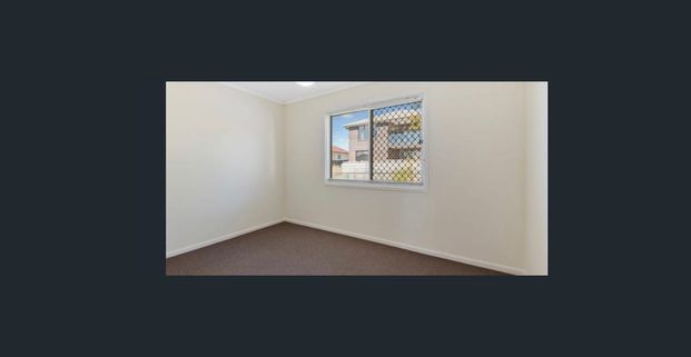 Cosy Family Home - Photo 1