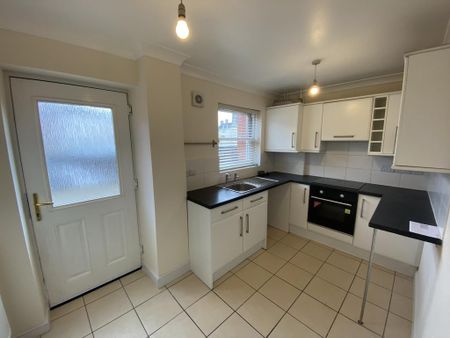 3 bedroom terraced house to rent - Photo 5