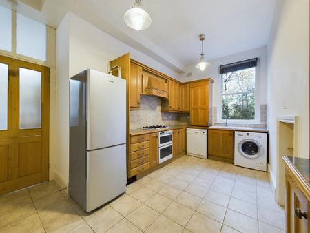 3 bedroom flat to rent - Photo 2