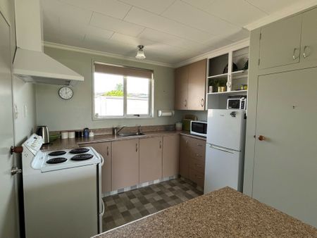 A WEE BEAUTY - Photo 5