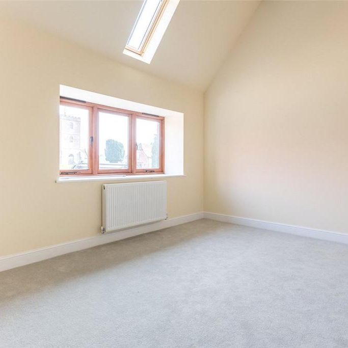 4 bedroom barn conversion to rent - Photo 1