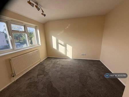 3 bedroom terraced house to rent - Photo 4