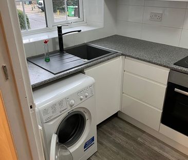 2 Bed Terraced House, Bluecoat Close, NG1 - Photo 3