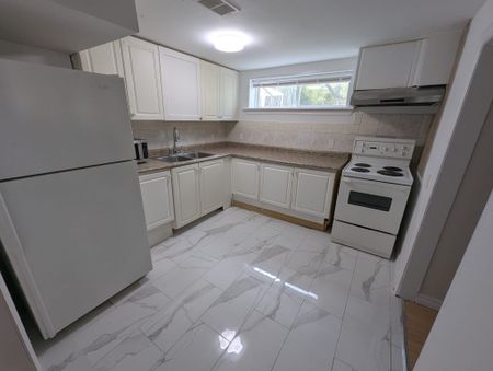 For Lease - 1562 Warden Avenue, Toronto, Ontario - Photo 5