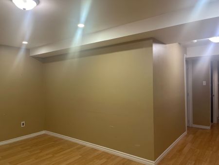 For Lease - 37 Whiteface Crescent, Brampton, Ontario - Photo 4