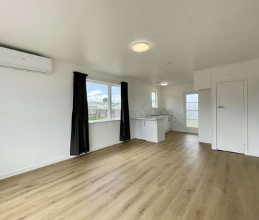 Bright and Fresh - Photo 1