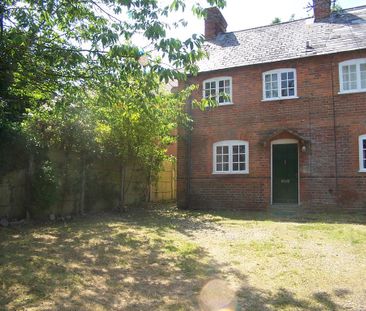 2 bedroom end of terrace house to rent - Photo 5