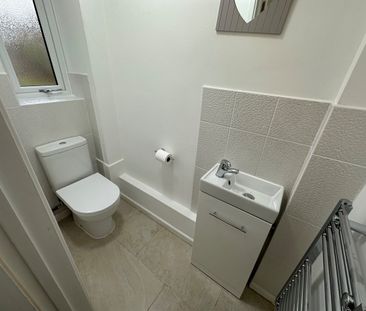3 Bed Semi-Detached House, Lennox Grove, B73 - Photo 2