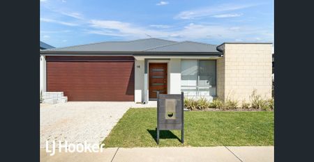 4x2x2 with Theatre - Photo 3