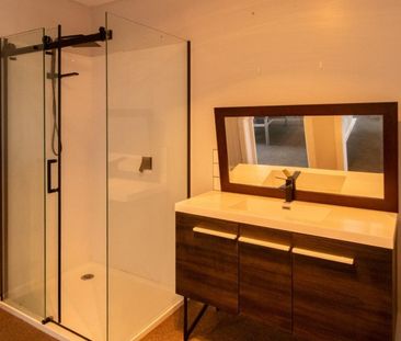 This two bedroom unit is ready for tenants! - Photo 1