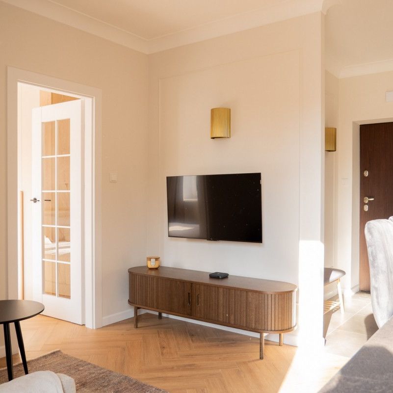 Słoneczne 2 pok. w kamienicy przy metrze Wierzbno - Zdjęcie 1