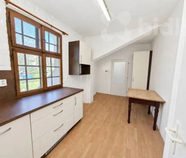Pronájem prostorného bytu 150 m² se zahradou, Hostinné - Фото 3
