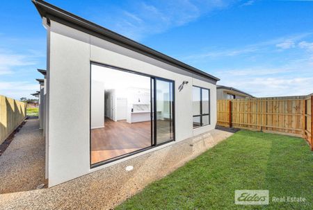 Zoned for Werribee Secondary – Brand New Family Home for Rent! - Photo 4