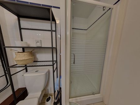 Est de PAU, Haut d'IDRON, Studio Meublé en Résidence récente avec climatisation et parking privé, - Photo 4