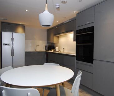 5 bedroom flat to rent - Photo 3