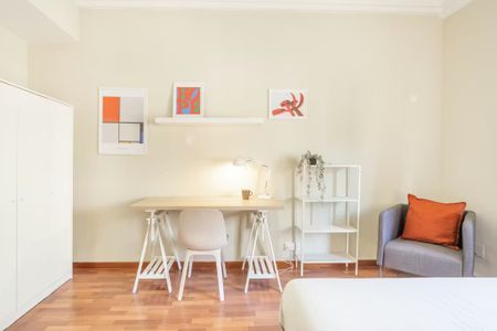 Via Laietana, Barcelona, Catalonia 08003 - Photo 3