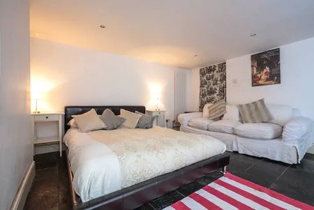 Studio Flat, Alconbury Road, E5 - Photo 2