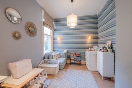 Cumberland House, Clifton Gardens, Little Venice, W9 1DX - Photo 2