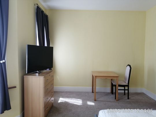 Room in a Shared House, Thorold Road, IG1 - Photo 1
