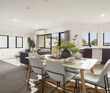 102C Clyde Street, Hamilton East - Great Family Home in Prime Schoo... - Photo 2
