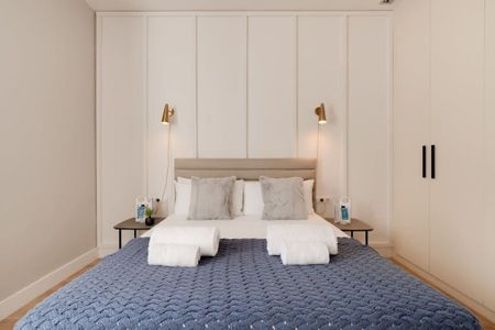 Carrer de Sepúlveda, Barcelona, Catalonia 08015 - Photo 2