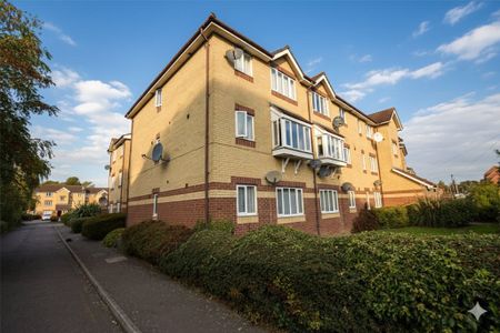 Grove Road, Romford, RM6 - Photo 2