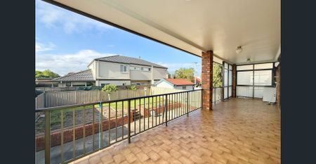 Recently Renovated Family Home house for leasing - Photo 3