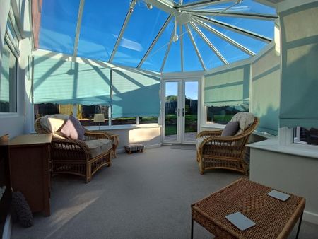 4 bedroom detached house to rent - Photo 2