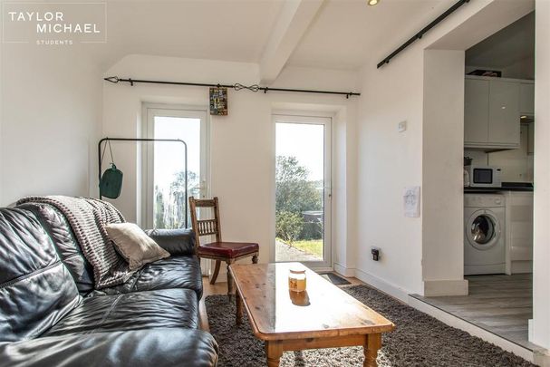 5 bedroom semi-detached house to rent - Photo 1