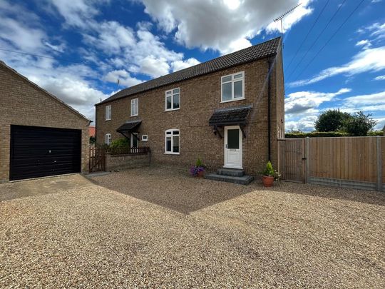 3 bedroom semi-detached house to rent - Photo 1