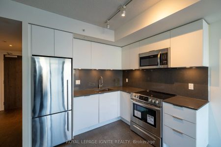 25 Richmond Street E #1813 - Photo 3