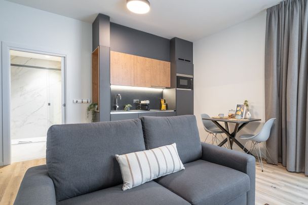 City Pop - Studio Apartments in Basel, next to the train station - Photo 1