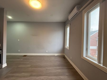 For Lease - 11 Baden Street, Toronto, Ontario - Photo 4