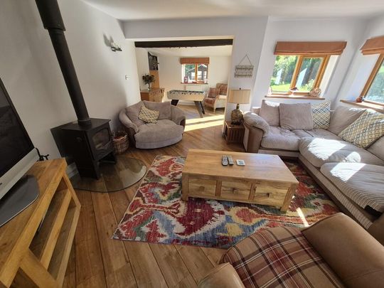 5 bedroom detached house to rent - Photo 1