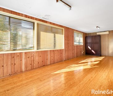 Spacious Three Bedroom Family Home - Photo 1