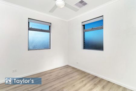 CONTEMPORY LIVING WITH SPACE FOR THE WHOLE FAMILY - Photo 5