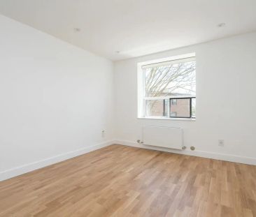 55-56 Eccleston Drive — 1 Bedroom - unit 413 - Photo 3