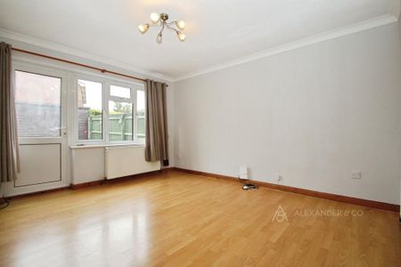 2 bedroom semi-detached house to rent - Photo 3
