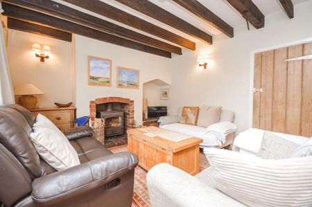 2 bedroom semi-detached house to rent - Photo 2