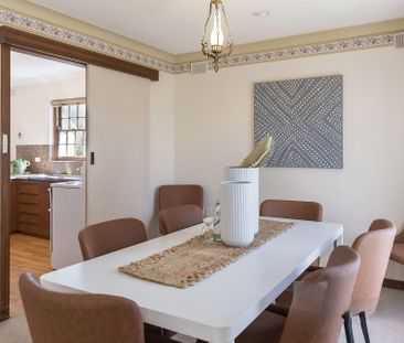 Delightful Spacious Family Home – Superb Location! - Photo 6