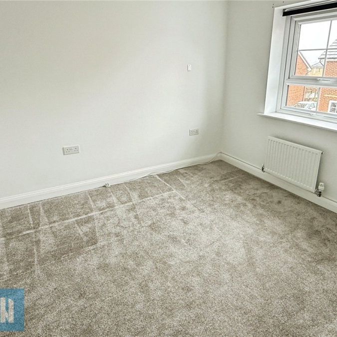 Carrs Avenue, Cudworth, Barnsley, S72 - Photo 1