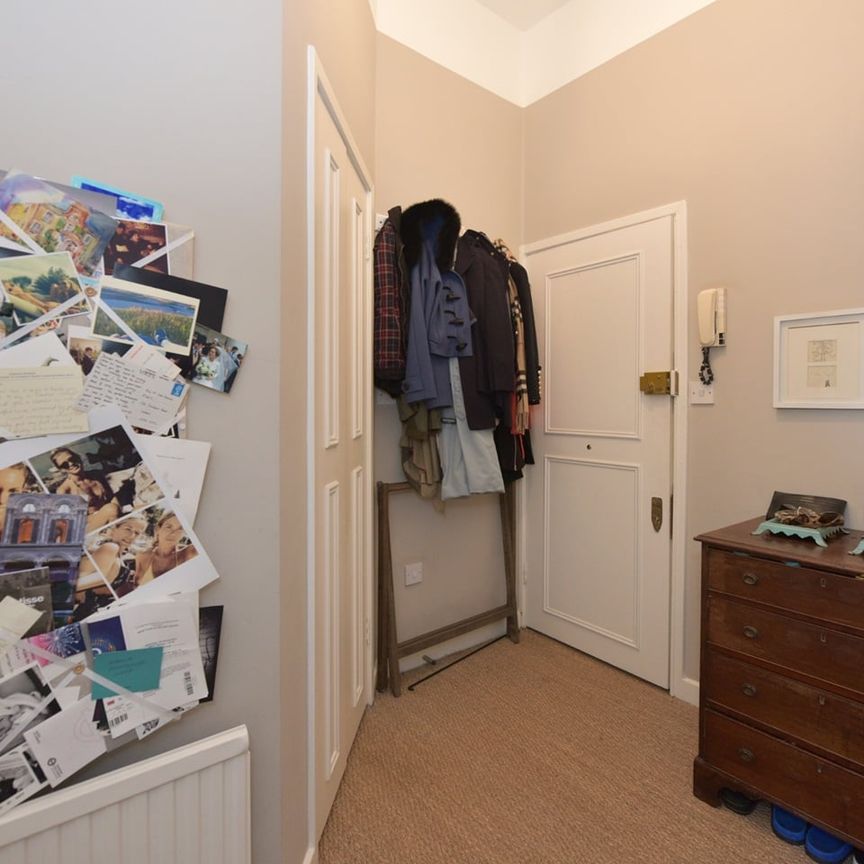 1 Bed Flat, Sinclair Road, W14 - Photo 1