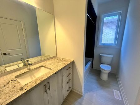 For Lease - 3194 Crystal Drive, Oakville, Ontario - Photo 4