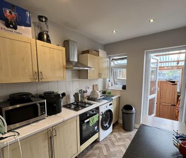 2 bedroom apartment to rent - Photo 6