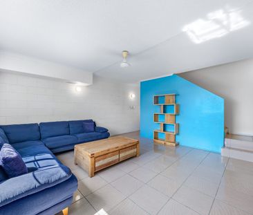 Effortless Coastal Living Starts Here - Comfort, Convenience & Life... - Photo 2