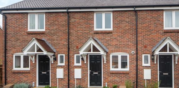 2 bedroom terraced house to rent - Photo 2