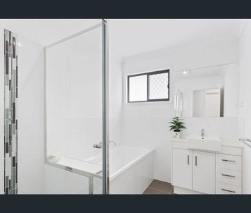 Beautiful Mango Hill Townhouse - Photo 2