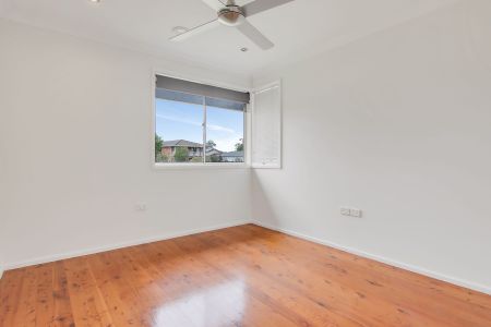 Lakeside Living at Its Best – 78 The Esplanade, Oak Flats - Photo 2